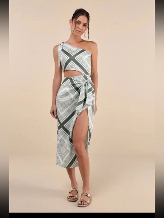 Lulus Dresses & Skirts - Lulus Vacay Beauty Olive Scarf Print One-Shoulder Tie-Strap Midi Dress Sz Large